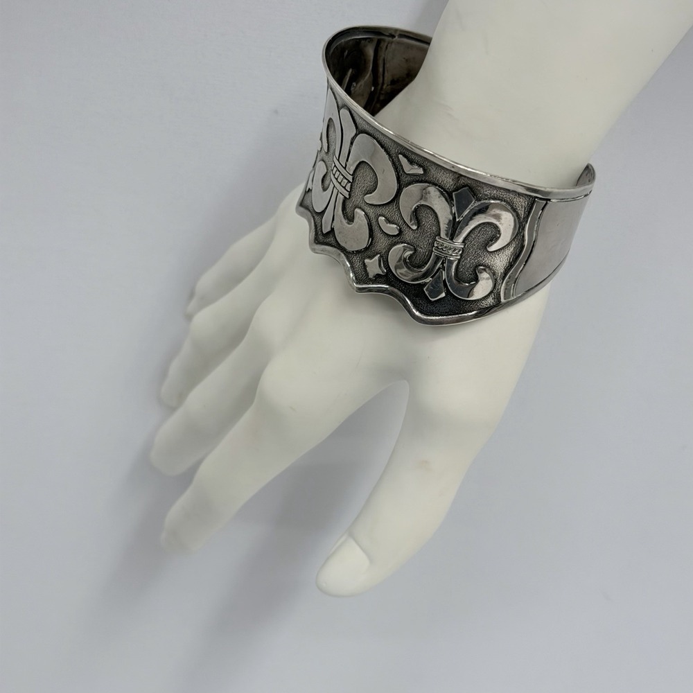 Sterling Mexican Fleur de Lis Cuff Bracelet Wide VERY Cool Art to Wear 43 Grams - Picture 3 of 13